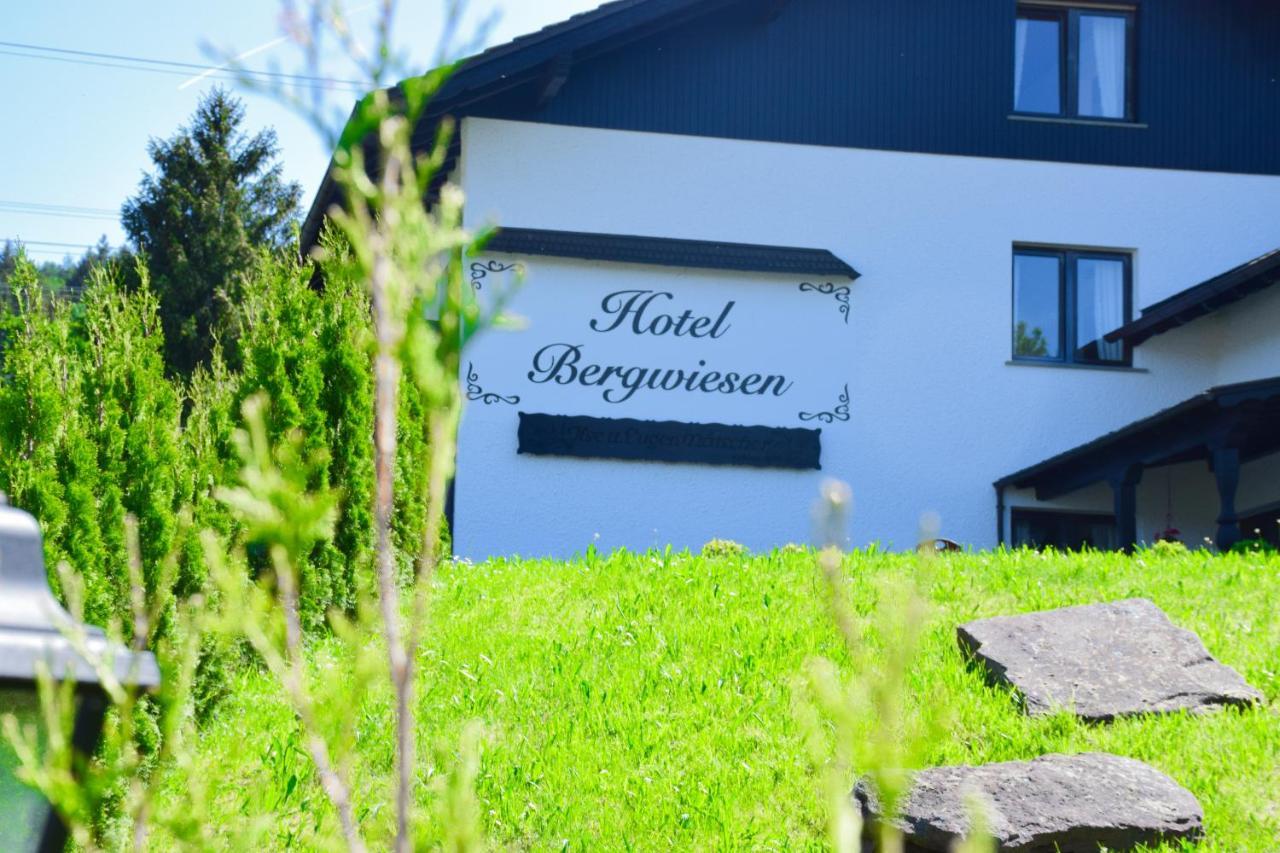Hotel Bergwiesen - Zimmer Mit Balkon Oder Terasse Lohr Eksteriør bilde