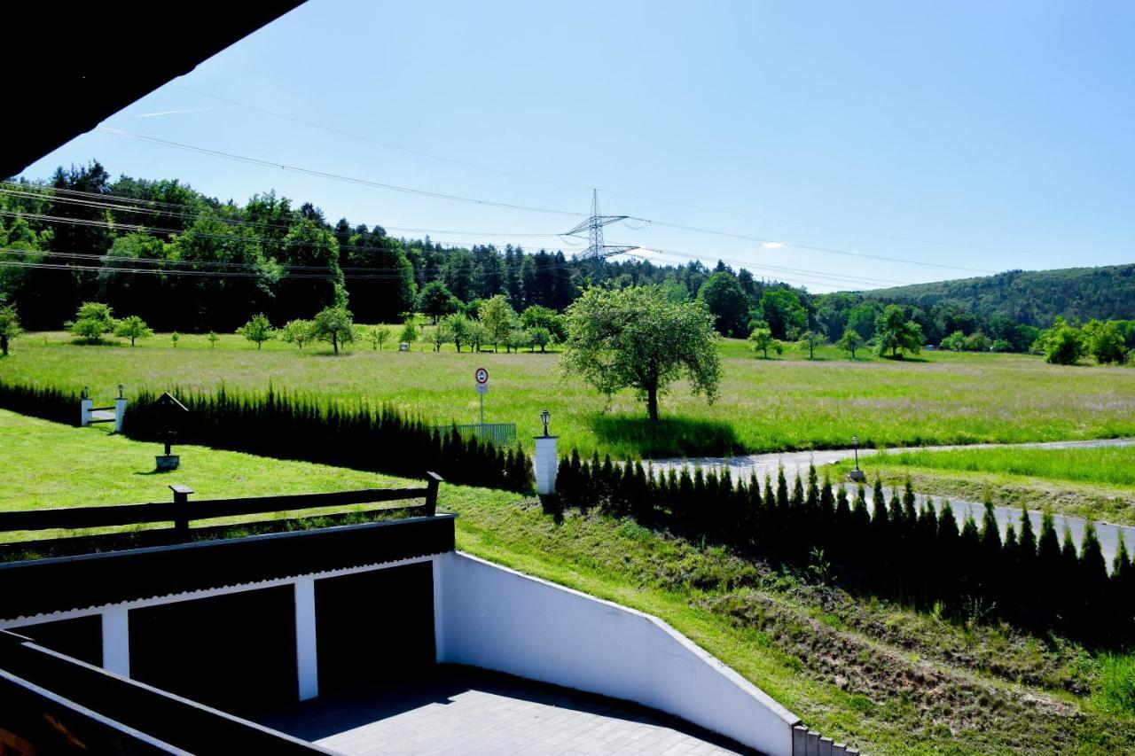 Hotel Bergwiesen - Zimmer Mit Balkon Oder Terasse Lohr Eksteriør bilde